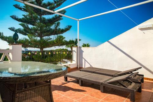 Atico con terraza - A 600 Metros de Playa La Carihuela ...