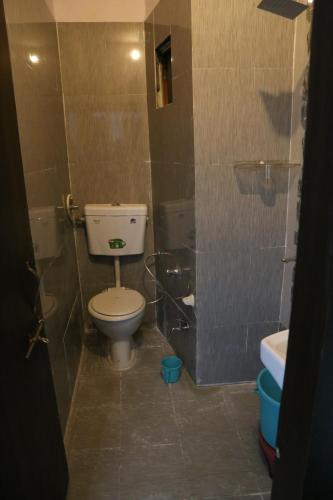 Bathroom sa Hotel Shri Karni Vilas & SPA