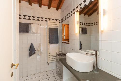 Vonios kambarys apgyvendinimo įstaigoje BIOAGRITURISMO la Collina Casa Romeo