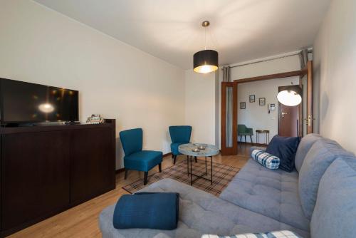 Porto 1BR with Parking by LovelyStay