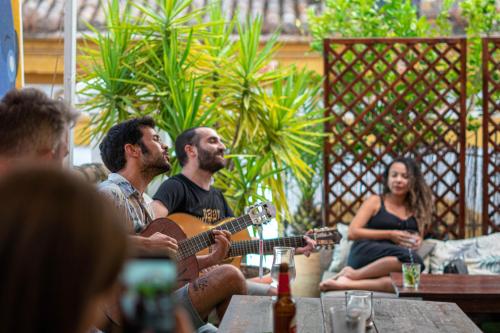 Επισκέπτες που μένουν στο La Banda Rooftop Hostel