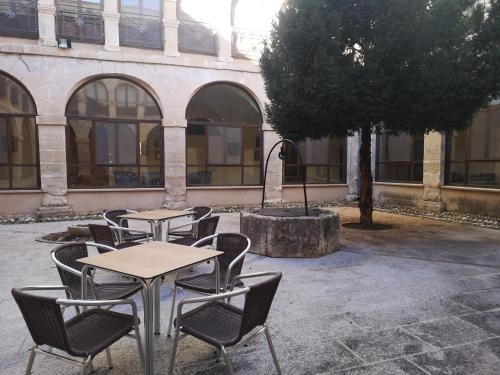 Gallery image of Hotel Monasterio de Tejeda in Garaballa