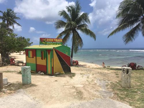 Gallery image of Coin Paradis in Anse-Bertrand