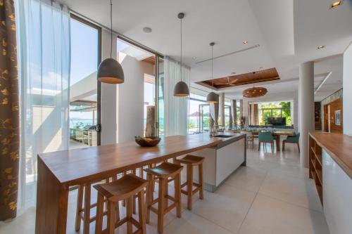 Imagen de la galería de Villa Skyfall Thailand Phuket, en Panwa Beach
