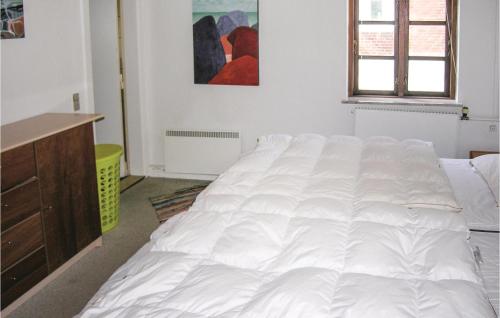 Ένα ή περισσότερα κρεβάτια σε δωμάτιο στο Nice Home In Rudkbing With Kitchen