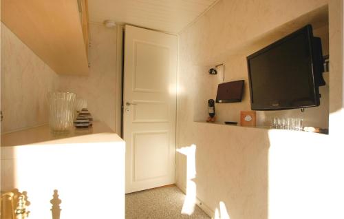TV a/nebo společenská místnost v ubytování Two-Bedroom Holiday Home In Haderslev