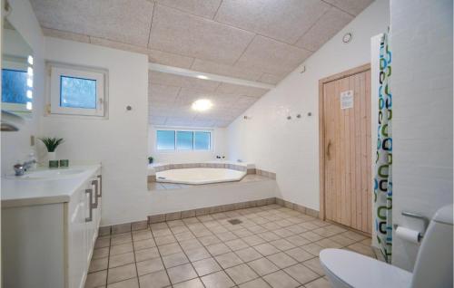 Koupelna v ubytování Cozy Home In Rm With Sauna