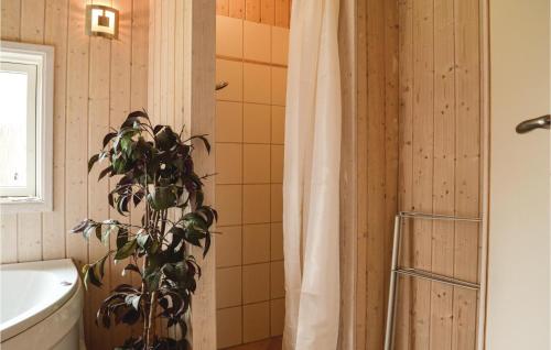 Udsholt SandにあるAwesome Home In Grsted With 3 Bedrooms, Sauna And Wifiのギャラリーの写真