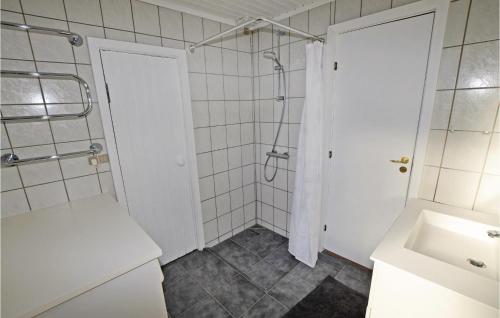 BøjdenにあるNice Home In Faaborg With 3 Bedrooms, Sauna And Wifiのギャラリーの写真