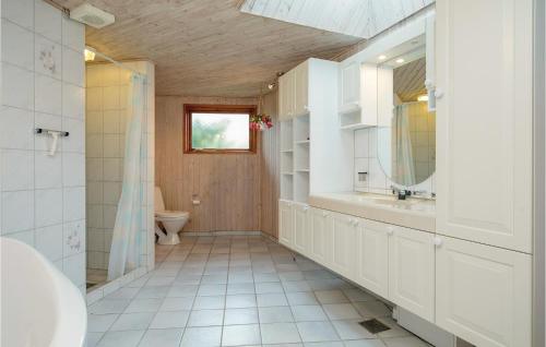 AlsにあるStunning Home In Hadsund With 4 Bedrooms, Sauna And Wifiのギャラリーの写真