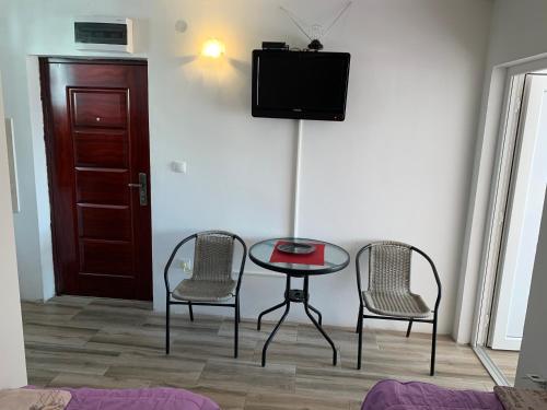 Televisyen dan/atau pusat hiburan di Saša Apartments