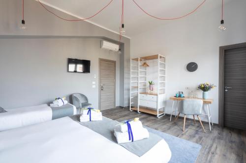 A bed or beds in a room at Hotel Miceli - Civico 50