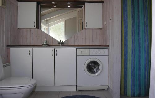  Holiday home Annavej Grenaa I -  Room  picture :   Tea/Coffee maker    Shower    TV                           