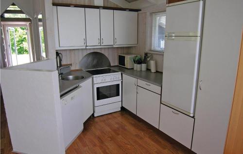  Holiday home Annavej Grenaa I -  Room  picture :   Tea/Coffee maker    Shower    TV                           