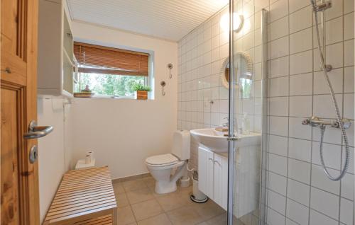 FårevejleにあるAmazing Home In Frevejle With 4 Bedrooms And Wifiのギャラリーの写真