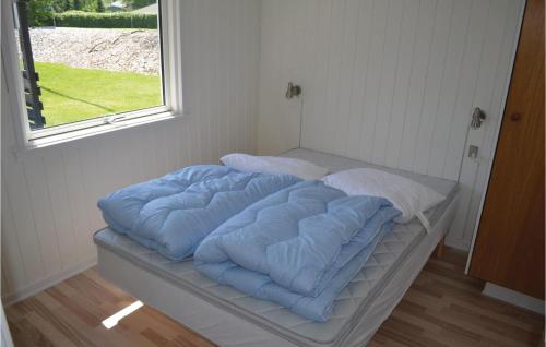 Katil atau katil-katil dalam bilik di Stunning Home In Vggerlse With 4 Bedrooms And Wifi