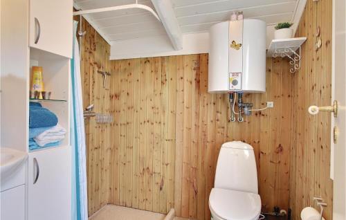 ห้องน้ำของ Nice Home In Otterup With 4 Bedrooms