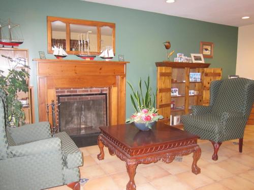 Χώρος καθιστικού στο Annapolis Royal Inn & Suites
