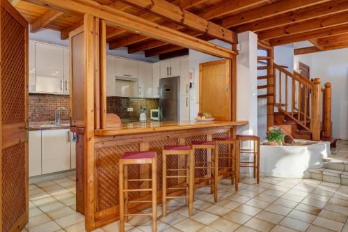 Villa with private pool and garden in Marbella