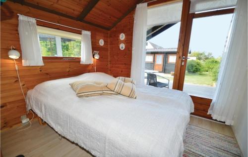 Postel nebo postele na pokoji v ubytování Amazing Home In Stege With Kitchen