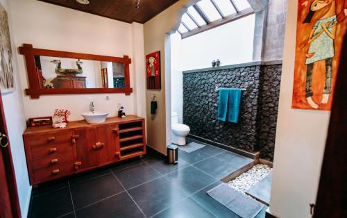 Kúpeľňa v ubytovaní Villa Bukit Malas