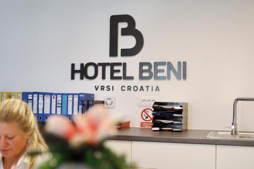 Galería fotográfica de Hotel Beni en Vrsi