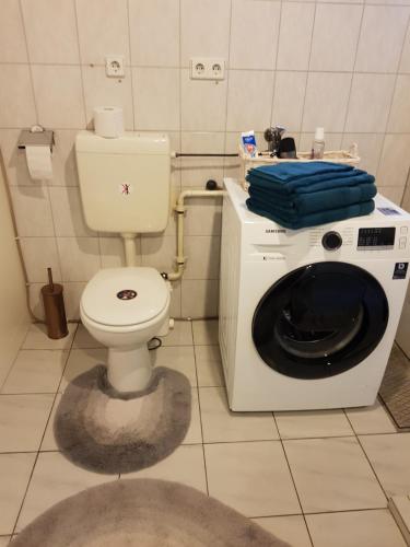 4 Sterne Souterrain Apartment Alt-Mariendorf photo 13