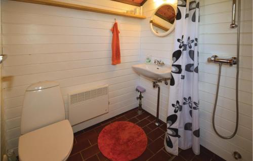 Koupelna v ubytování Amazing Home In Stege With Kitchen