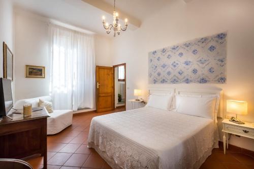 Classic Tuscany Apartments by Mmega