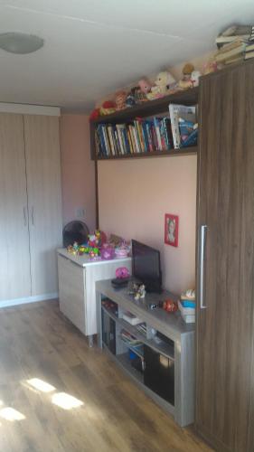 Perpustakaan di apartmen