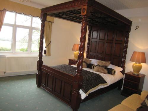 Gallery image of Ashleigh House - HOT TUB, Snooker table, Sleeps 24 in Henley in Arden