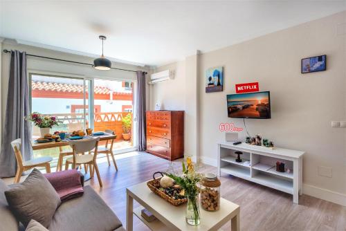 Las Mimosas, familias y parejas - con terraza y parking ...