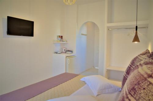 Gallery image of Dioni lux inn in Pachaina