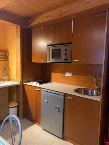 Una cocina o cocineta en MAIANS - Hut 6098 - Vall d'Incles - Soldeu