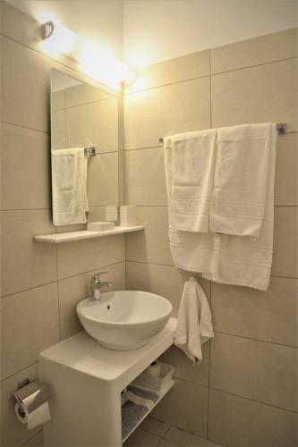Gallery image of Dioni lux inn in Pachaina
