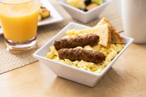 Makanan di atau berdekatan hotel