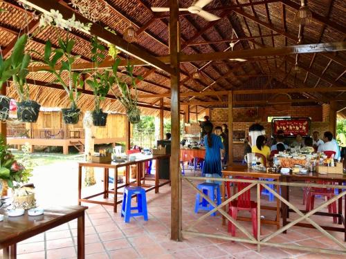 Nhà hàng/khu ăn uống khác tại MEKONG DANIEL HOMESTAY CAN THO