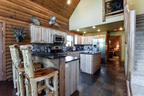 Dapur atau dapur kecil di Chalet #1 The Deer Lake Lodge