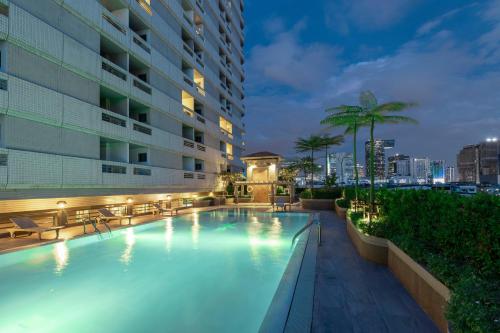 The swimming pool at or close to BU Place Hotel