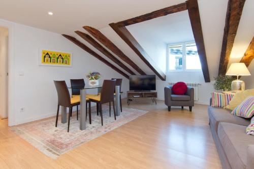 Duplex Plaza Santa Ana