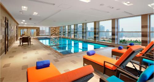 Swimming pool sa o malapit sa Al Majaz Premiere Hotel Apartments