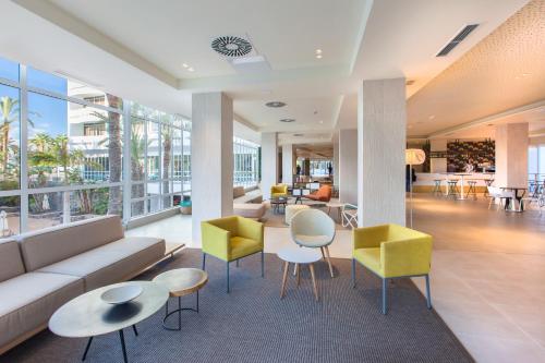 Χώρος καθιστικού στο Abora Buenaventura by Lopesan Hotels
