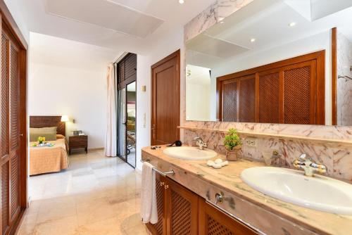 Kylpyhuone majoituspaikassa Tauro Golf by VillaGranCanaria