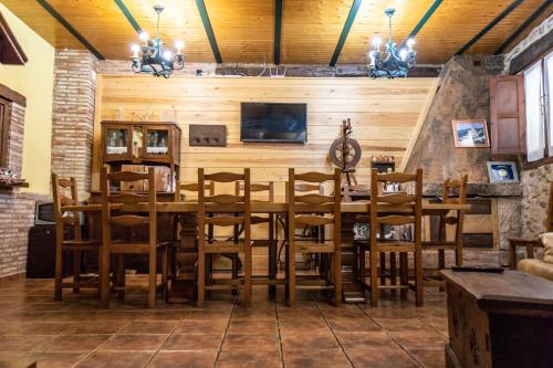 ห้องอาหารหรือที่รับประทานอาหารของ Casa Rural Nestazar II
