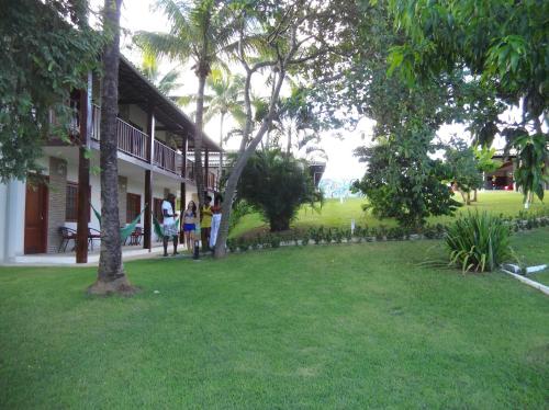 Taman di luar Hotel Pousada Salvador Paradise