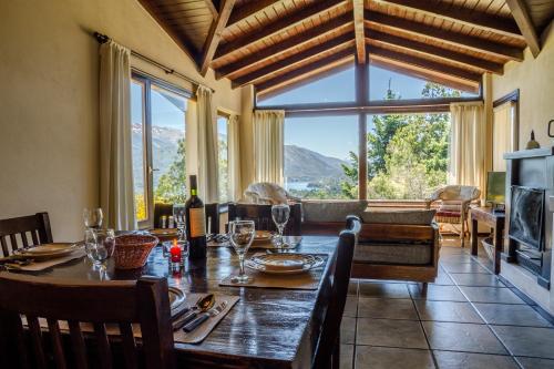 Restaurant o un lloc per menjar a Estancia Del Carmen Mountain Resort