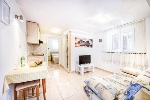 Gallery image of Apartments Gracija in Povlja