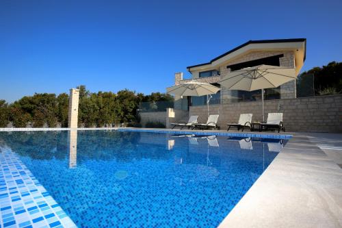 Villa Infinity