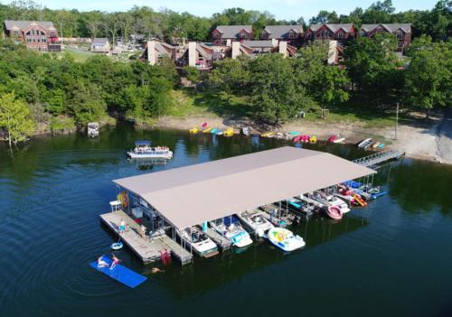 WaterMill Cove Resort Lakefront Luxury Lodge 2mi to Silver Dollar City HUGE POOL Dock