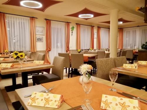 Posezení v ubytování Hotel-Gasthaus zur Eiche